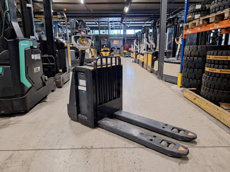 Crown WP3080 - Transpaleta: foto 3 Crown WP3080 - Transpaleta: foto 3