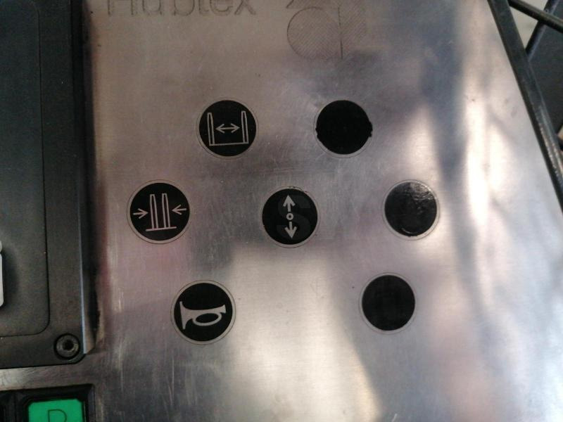 Carretilla de 4 vías Hubtex MQ30: foto 10