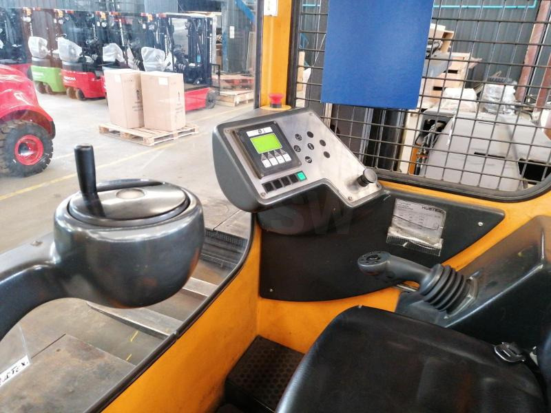 Carretilla de 4 vías Hubtex MQ30: foto 7