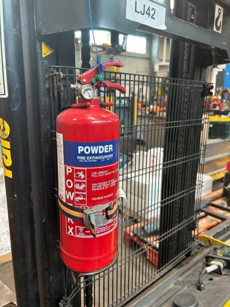 Yale Gerbeur accompagnant avec pesage Ravas - Apilador: foto 3 Yale Gerbeur accompagnant avec pesage Ravas - Apilador: foto 3