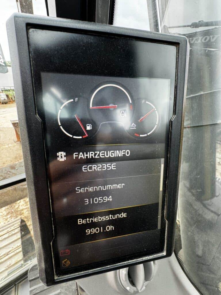 Excavadora de cadenas Volvo ECR235EL: foto 17
