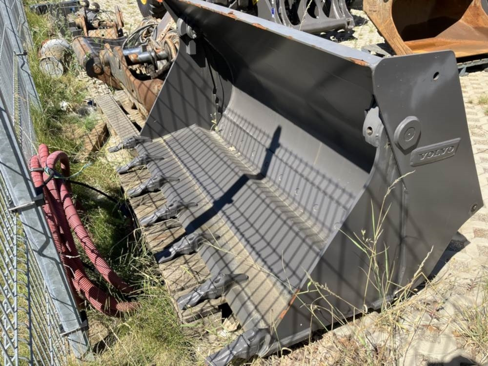 Volvo Klappschaufel mit Zähnen TPZ - Cazo: foto 4 Volvo Klappschaufel mit Zähnen TPZ - Cazo: foto 4