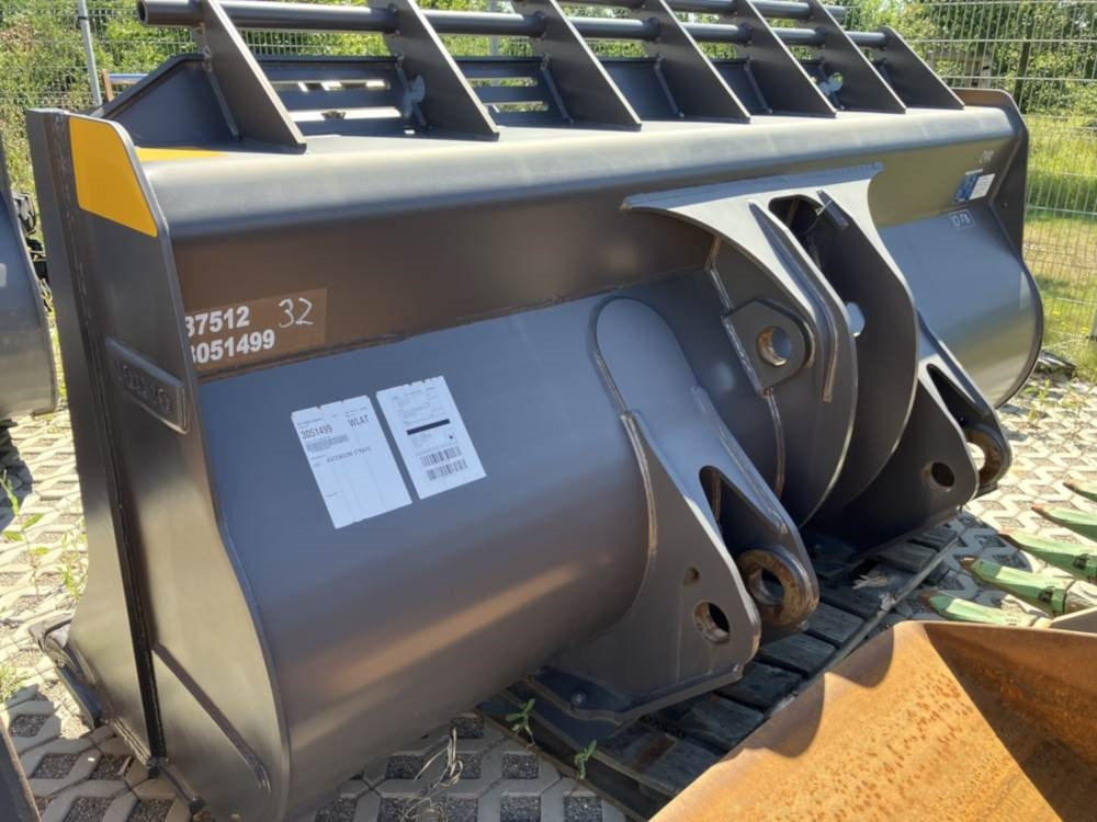 Volvo Schaufel mit Zähnen - Cazo: foto 2 Volvo Schaufel mit Zähnen - Cazo: foto 2