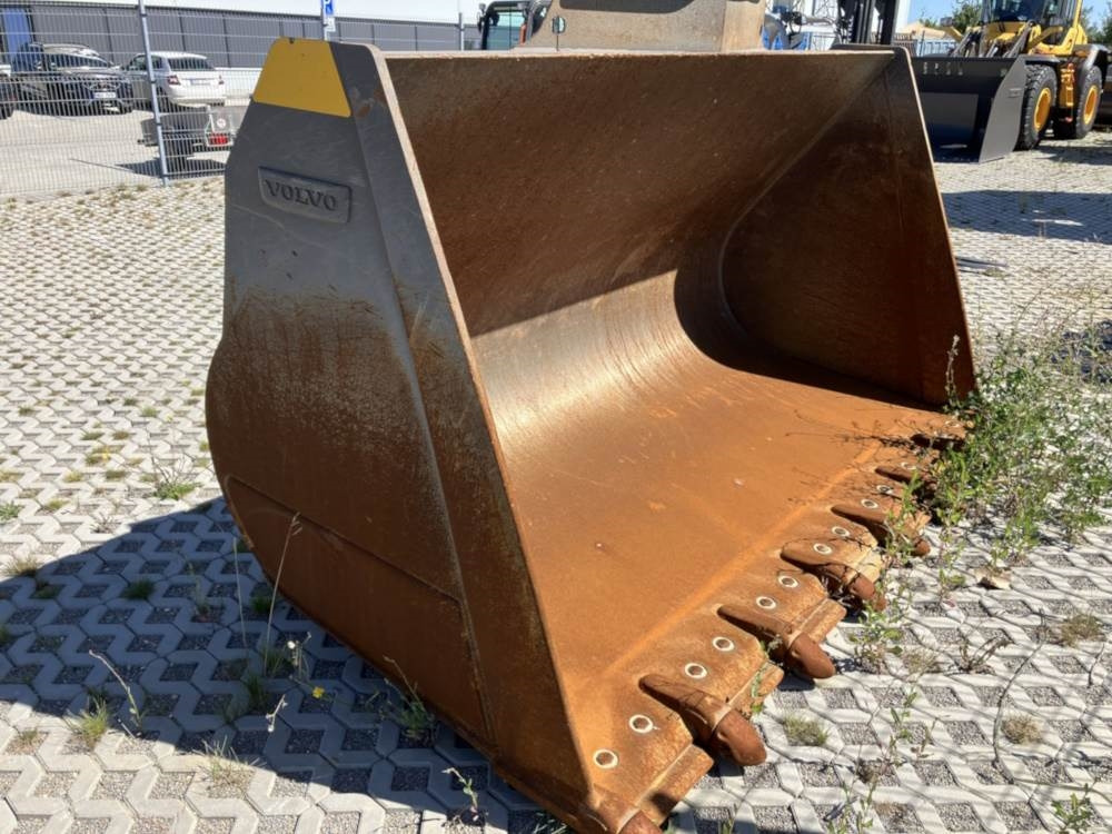 Volvo Schaufel mit Zähnen - Festanbau - Cazo: foto 1 Volvo Schaufel mit Zähnen - Festanbau - Cazo: foto 1