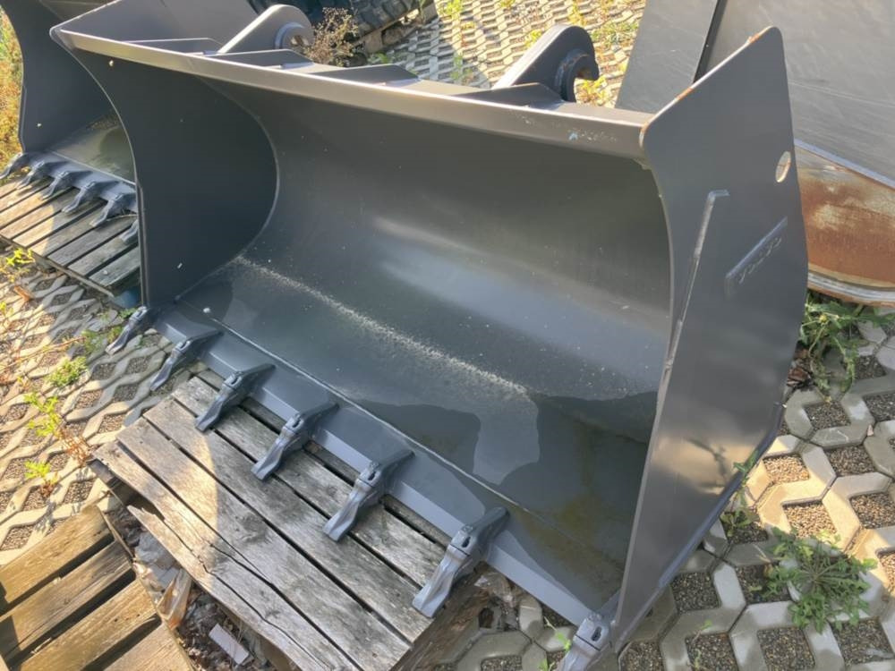 Volvo Schaufel mit Zähnen TPV - Cazo: foto 4 Volvo Schaufel mit Zähnen TPV - Cazo: foto 4