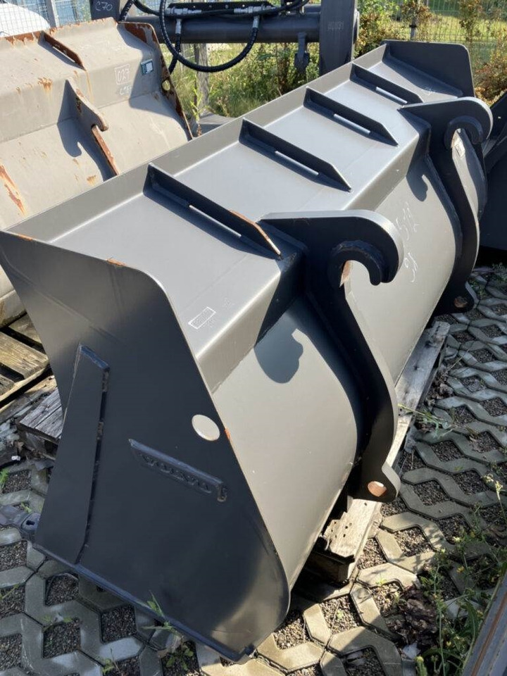 Volvo Schaufel mit Zähnen TPV - Cazo: foto 3 Volvo Schaufel mit Zähnen TPV - Cazo: foto 3