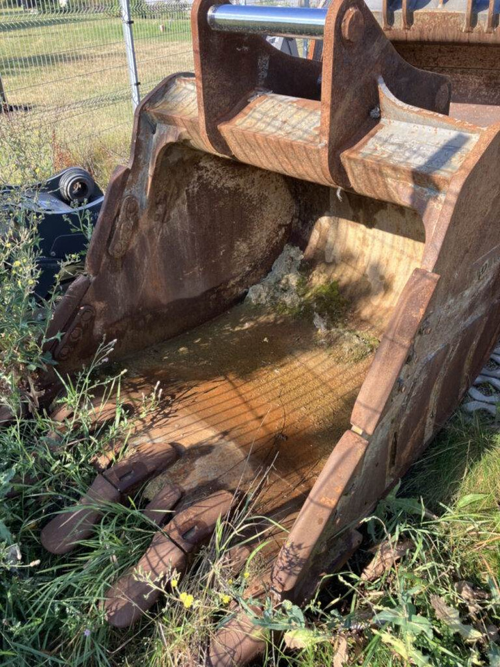Volvo Tieflöffel mit Zähnen S7 - Retroexcavadora: foto 1 Volvo Tieflöffel mit Zähnen S7 - Retroexcavadora: foto 1