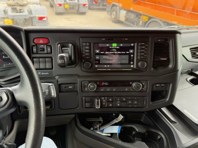 Scania G450 XT 4x4 Euro 6 SZM Kipphydraulik Blatt/ Luft - Cabeza tractora: foto 3 Scania G450 XT 4x4 Euro 6 SZM Kipphydraulik Blatt/ Luft - Cabeza tractora: foto 3