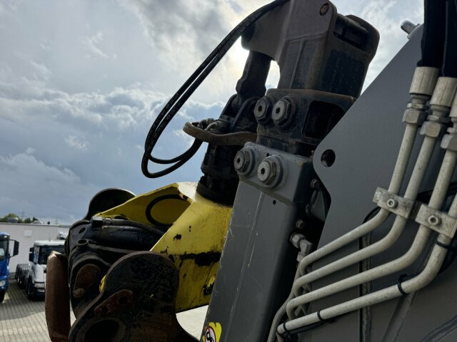 DAF XF 530 6x2 Holztransport Kran PENZ 15Z9.50 - Camión forestal, Camión grúa: foto 4 DAF XF 530 6x2 Holztransport Kran PENZ 15Z9.50 - Camión forestal, Camión grúa: foto 4