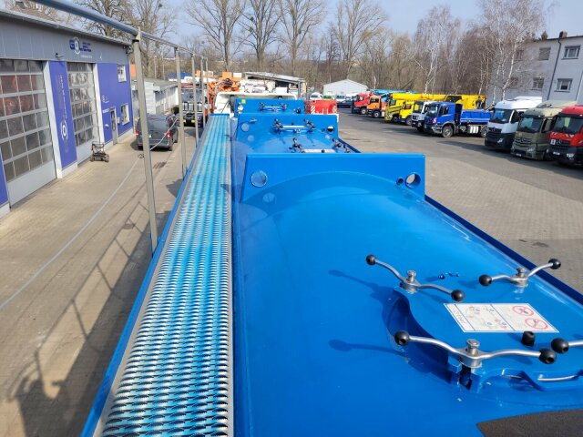 Feldbinder EUT 56.3 Silo 56.000 L 3 Achse - Semirremolque silo: foto 2 Feldbinder EUT 56.3 Silo 56.000 L 3 Achse - Semirremolque silo: foto 2