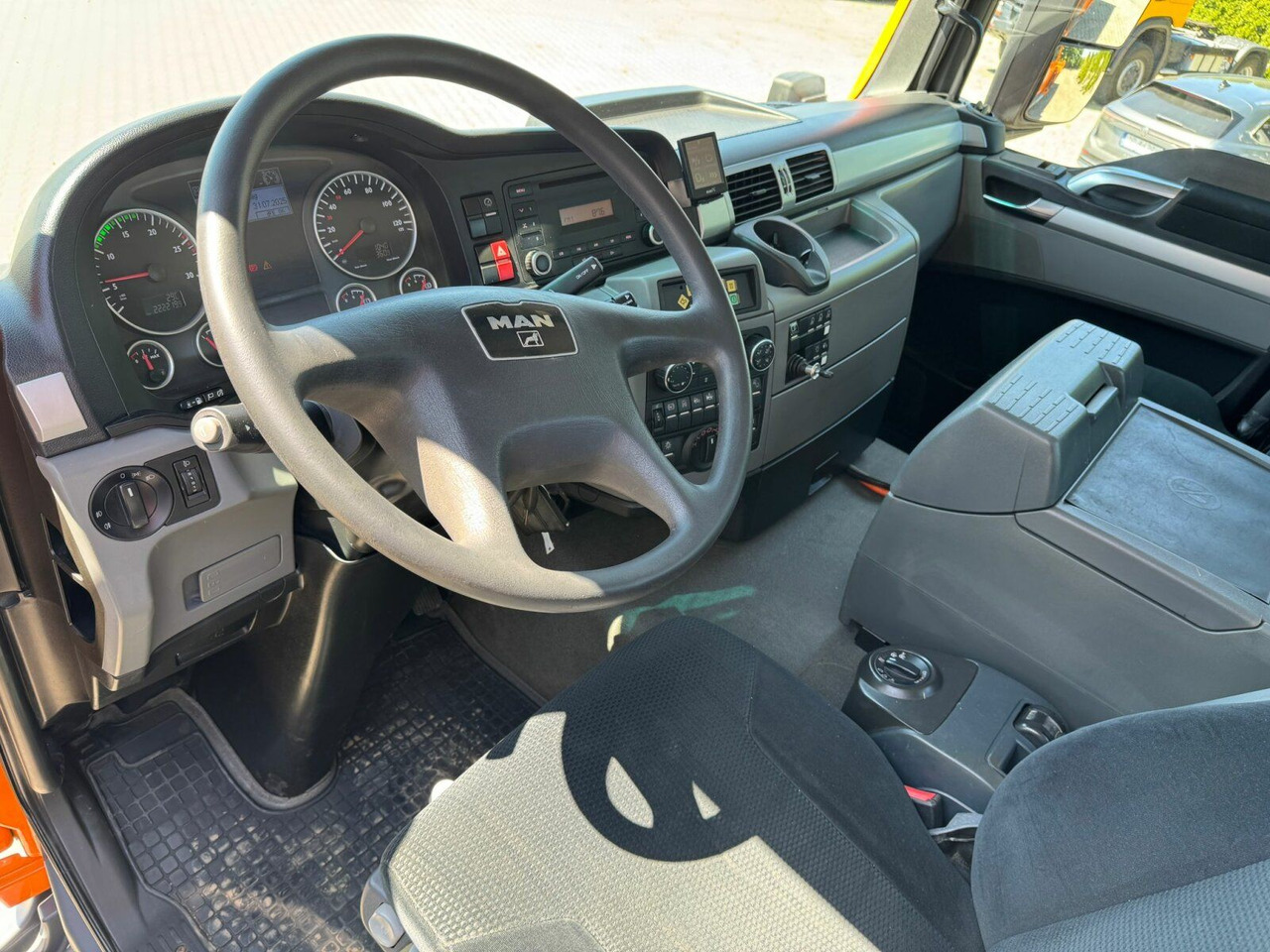 Camión volquete MAN TGS 18.320 4x4 BL Euro 6 Kipper + Winterdienst: foto 10