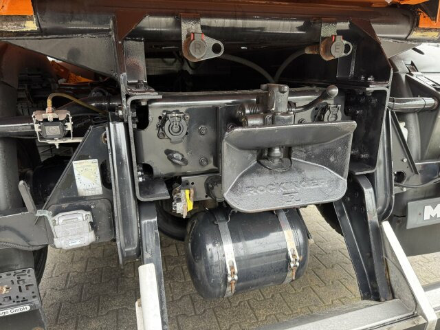 MAN TGS 28.400 6x4-4 Kipper Kran Palfinger PK9002 - Camión volquete, Camión grúa: foto 3 MAN TGS 28.400 6x4-4 Kipper Kran Palfinger PK9002 - Camión volquete, Camión grúa: foto 3