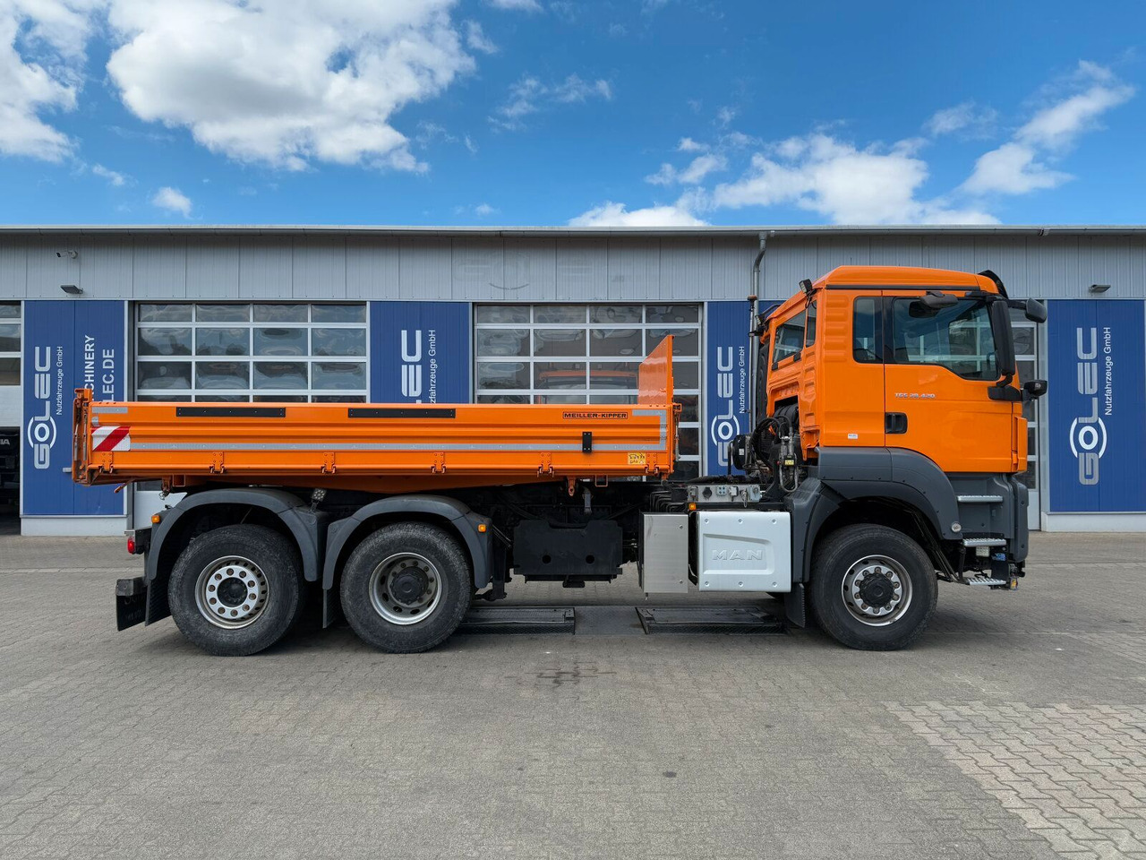MAN TGS 28.420 6x4-4 Meiller Kipper Winterdienst - Camión volquete: foto 2 MAN TGS 28.420 6x4-4 Meiller Kipper Winterdienst - Camión volquete: foto 2
