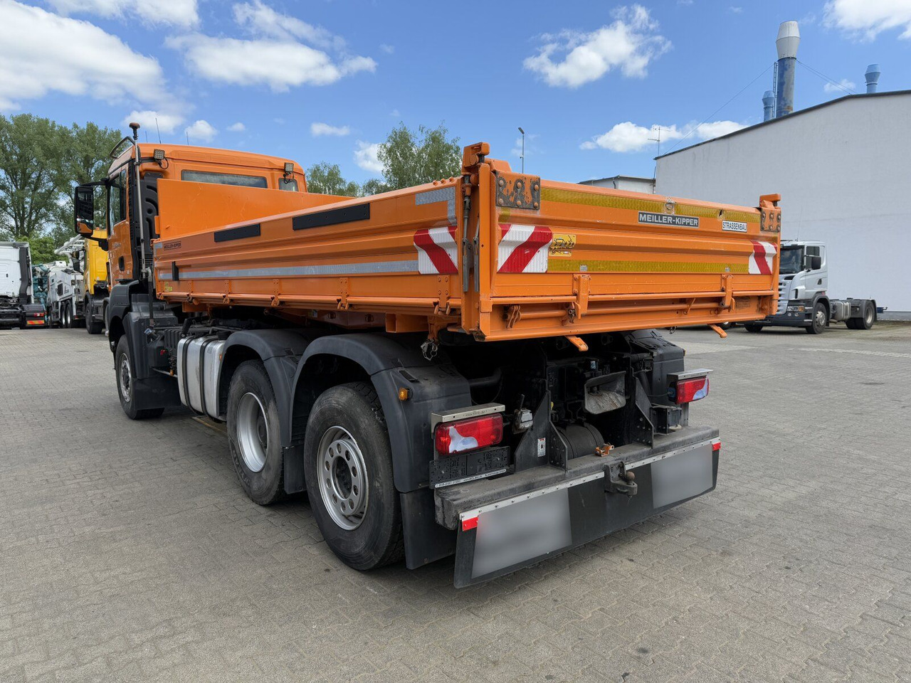 MAN TGS 28.420 6x4-4 Meiller Kipper Winterdienst - Camión volquete: foto 5 MAN TGS 28.420 6x4-4 Meiller Kipper Winterdienst - Camión volquete: foto 5