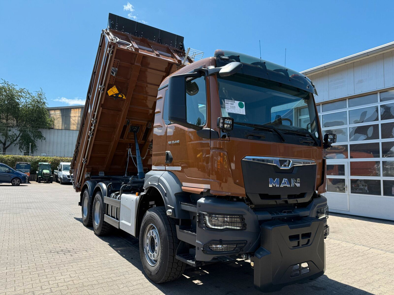 MAN TGS 33.440 6x4 Kipper MEILLER Bordmatik Frontpl. - Camión volquete: foto 2 MAN TGS 33.440 6x4 Kipper MEILLER Bordmatik Frontpl. - Camión volquete: foto 2