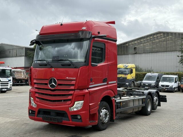 Camión portacontenedore/ Intercambiable Mercedes-Benz ACTROS 2543 6x2 Wechselaufbau BDF AHK 2 Betten: foto 12 Camión portacontenedore/ Intercambiable Mercedes-Benz ACTROS 2543 6x2 Wechselaufbau BDF AHK 2 Betten: foto 12
