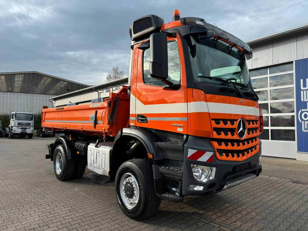 Camión volquete Mercedes-Benz AROCS 1836 4x4 Euro 6 Kipper MEILLER: foto 1