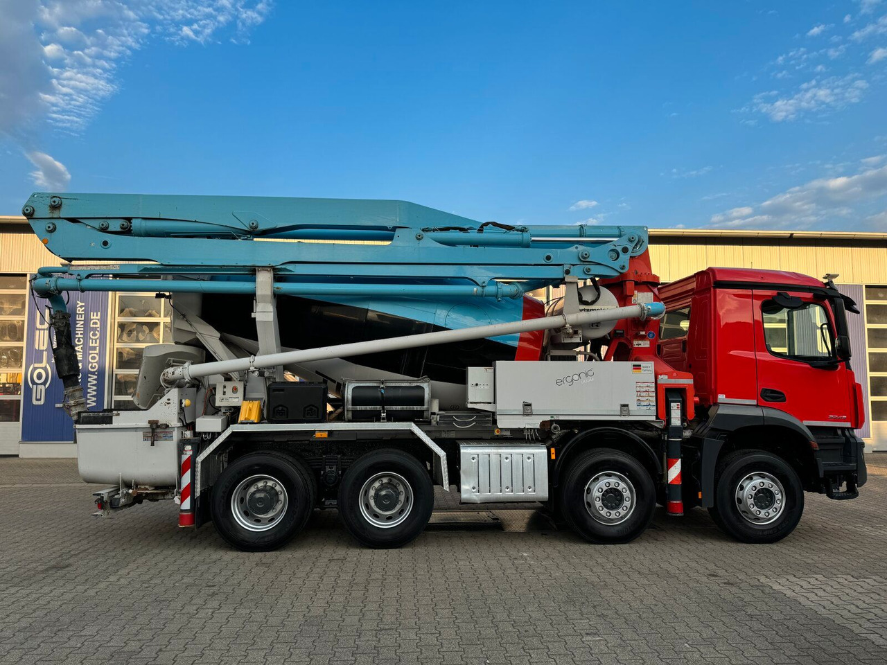 Mercedes-Benz AROCS 3243 8x4 Euro 6 Pumi Putzmeister TMM 24-3 - Camión hormigonera: foto 4 Mercedes-Benz AROCS 3243 8x4 Euro 6 Pumi Putzmeister TMM 24-3 - Camión hormigonera: foto 4