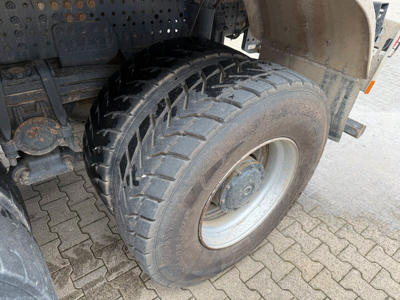 Camión portacontenedor de cadenas Mercedes-Benz AROCS 4145 8x8 Meiller Muldenkipper: foto 27