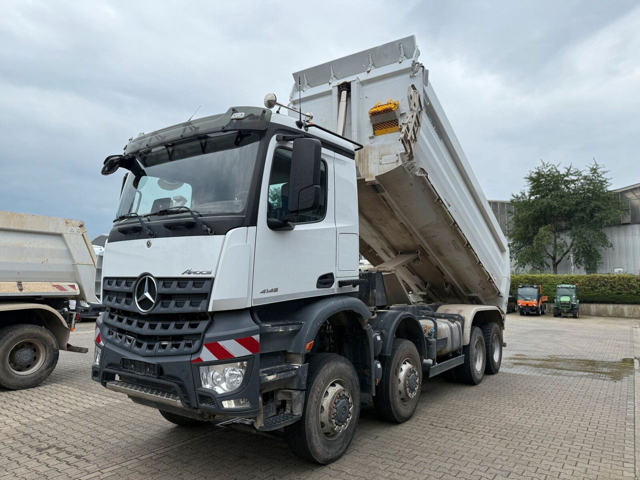 Camión portacontenedor de cadenas Mercedes-Benz AROCS 4145 8x8 Meiller Muldenkipper: foto 12