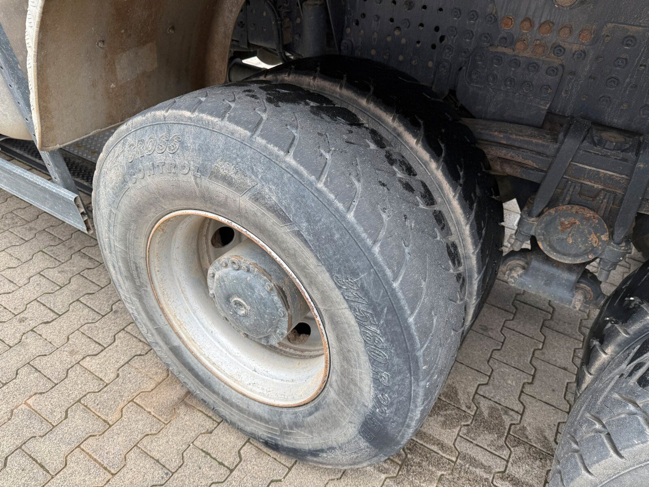 Camión portacontenedor de cadenas Mercedes-Benz AROCS 4145 8x8 Meiller Muldenkipper: foto 26