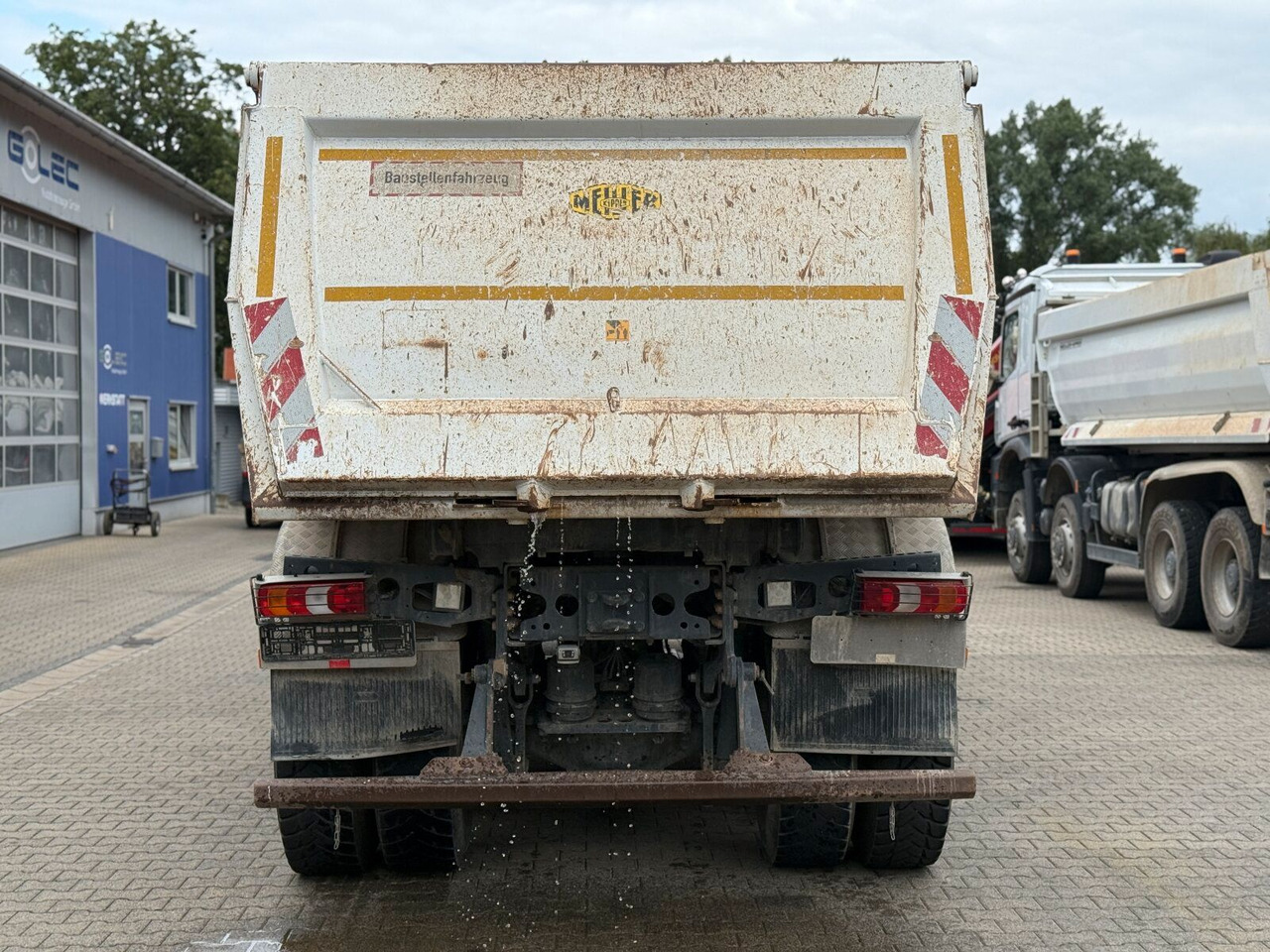 Camión portacontenedor de cadenas Mercedes-Benz AROCS 4145 8x8 Meiller Muldenkipper: foto 7