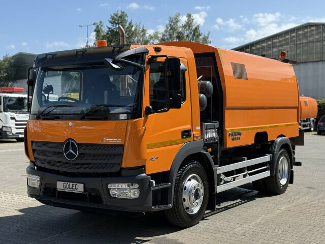 Mercedes-Benz ATEGO 1323 4x2 Kehrmaschine FAUN Viajet 6R/H - Barredora vial: foto 4 Mercedes-Benz ATEGO 1323 4x2 Kehrmaschine FAUN Viajet 6R/H - Barredora vial: foto 4