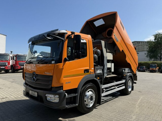 Mercedes-Benz ATEGO 1323 4x2 Kehrmaschine FAUN Viajet 6R/H - Barredora vial: foto 5 Mercedes-Benz ATEGO 1323 4x2 Kehrmaschine FAUN Viajet 6R/H - Barredora vial: foto 5
