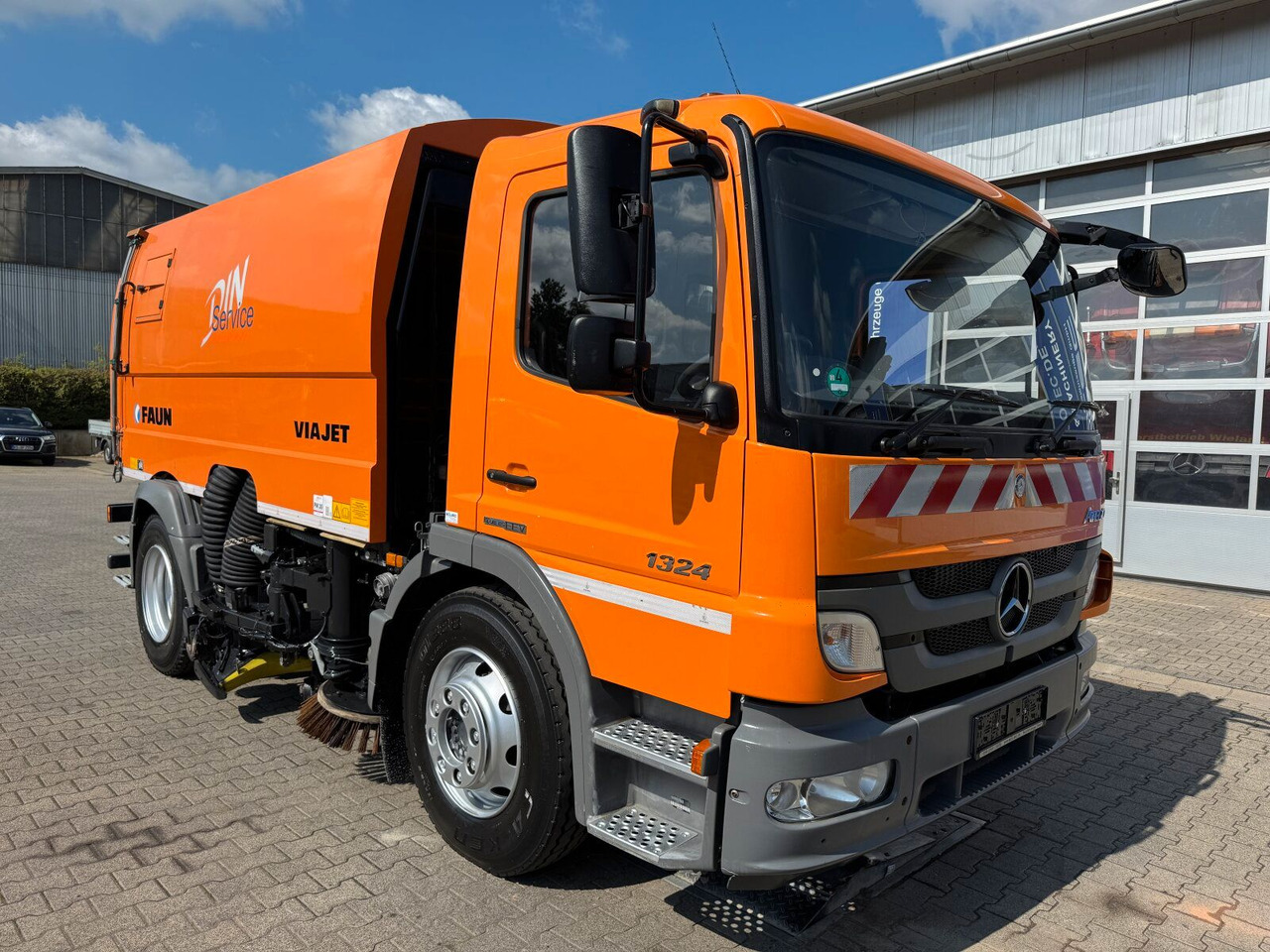 Mercedes-Benz ATEGO 1324 4x2 Kehrmaschine FAUN Viajet 6R/H - Barredora vial: foto 1 Mercedes-Benz ATEGO 1324 4x2 Kehrmaschine FAUN Viajet 6R/H - Barredora vial: foto 1