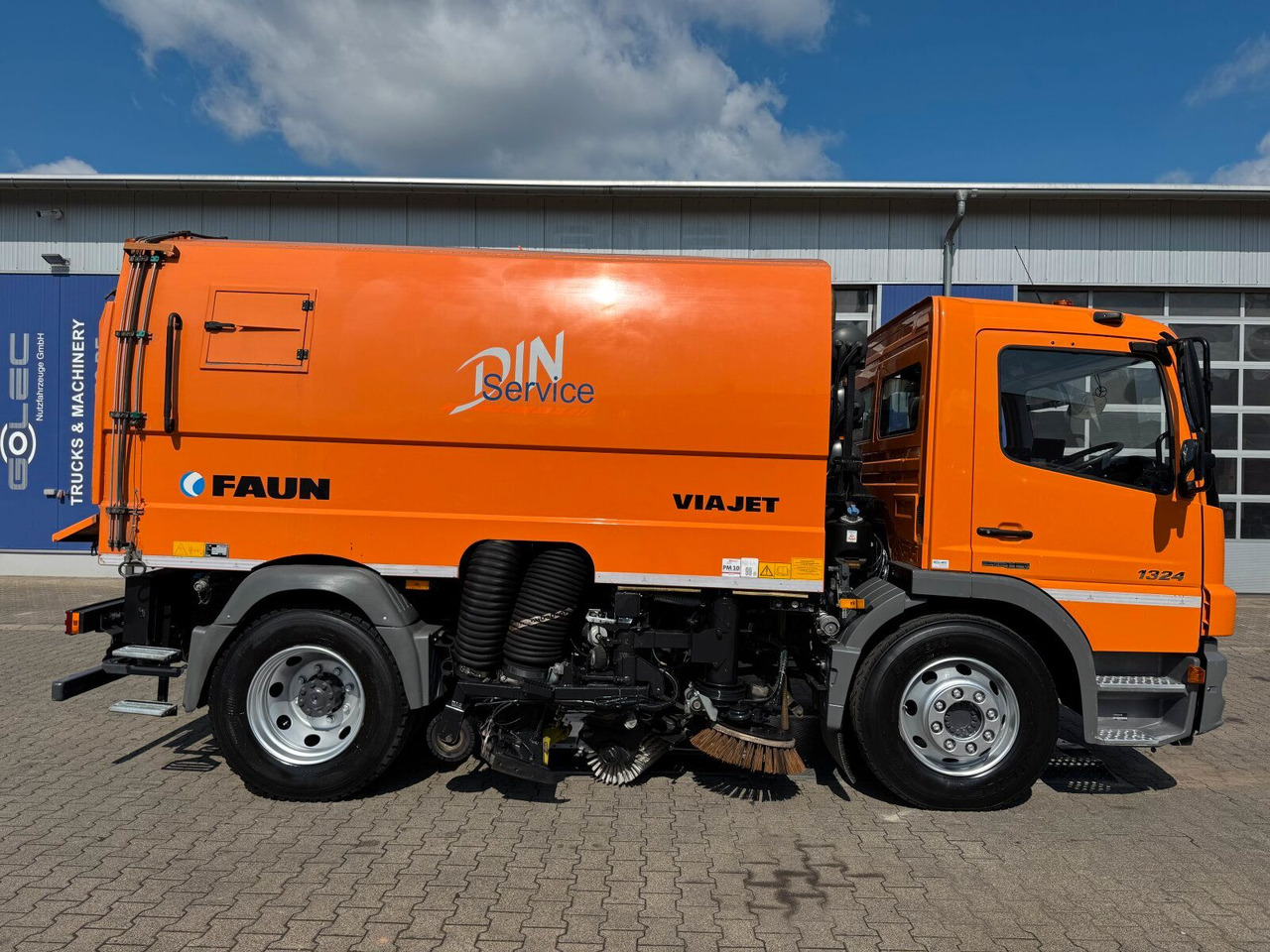 Mercedes-Benz ATEGO 1324 4x2 Kehrmaschine FAUN Viajet 6R/H - Barredora vial: foto 3 Mercedes-Benz ATEGO 1324 4x2 Kehrmaschine FAUN Viajet 6R/H - Barredora vial: foto 3