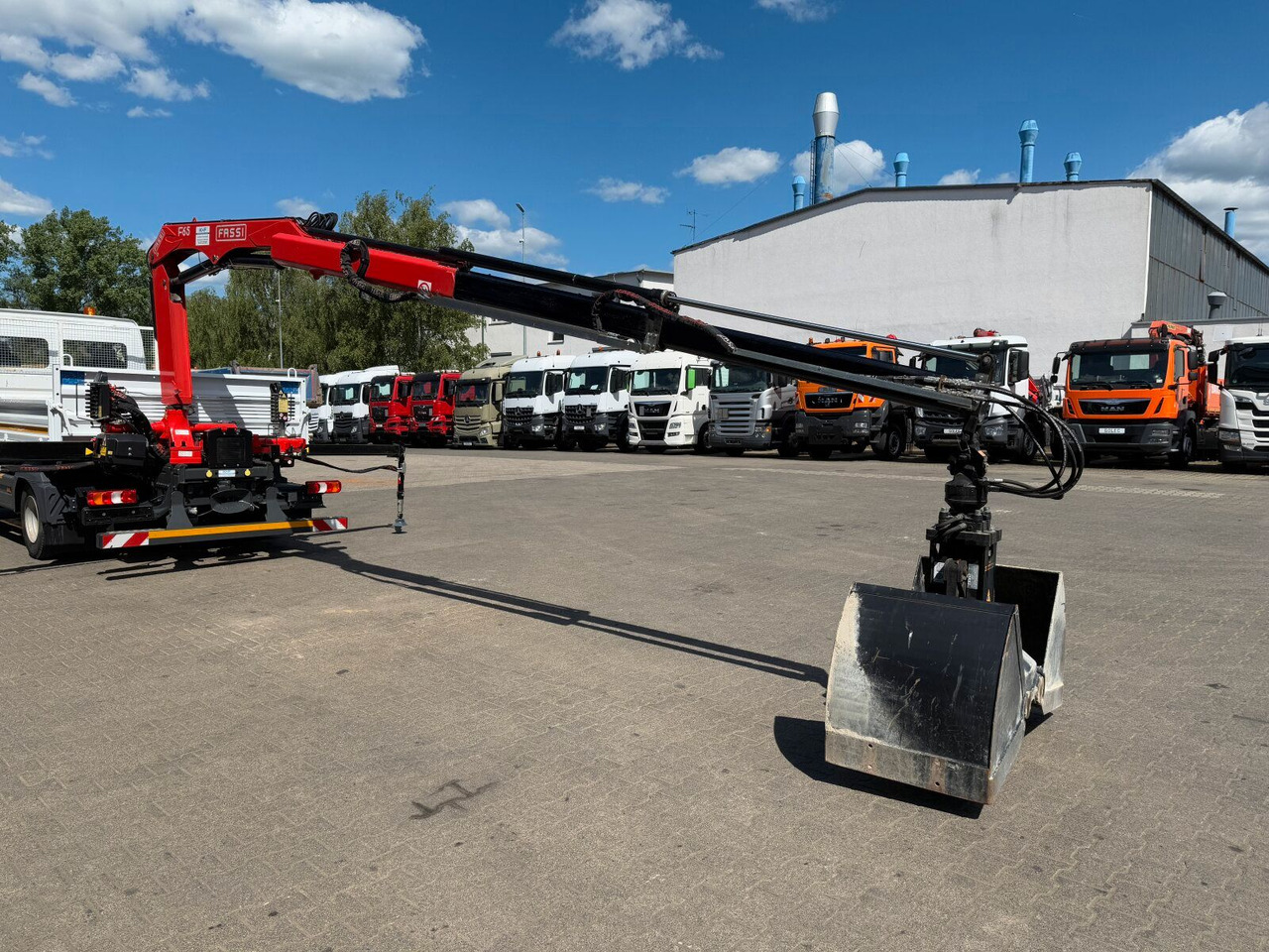 Camión grúa Mercedes-Benz ATEGO 818 4x2 Euro 6 Kipper Kran FASSI F65B.0.22: foto 20