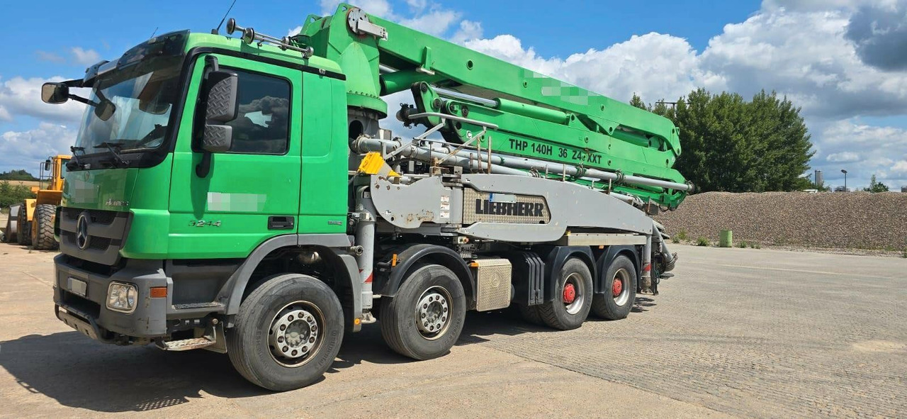 Mercedes-Benz Actros 3241 8x4 Betonpumpe Liebherr 36Z4 - Camión bomba de hormigón: foto 1 Mercedes-Benz Actros 3241 8x4 Betonpumpe Liebherr 36Z4 - Camión bomba de hormigón: foto 1