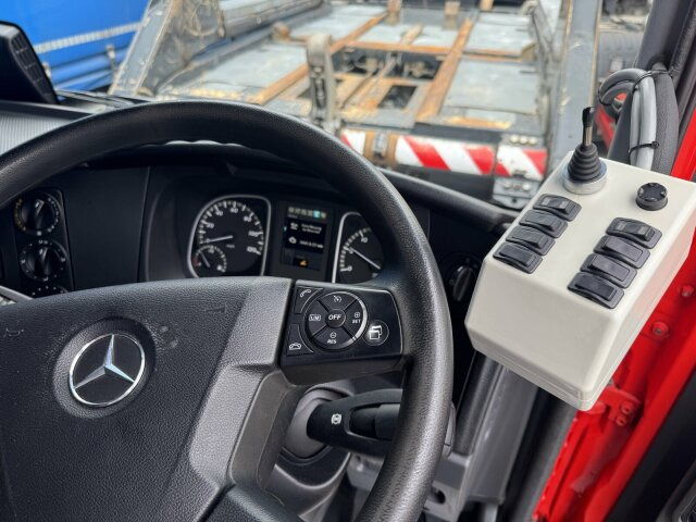 Mercedes-Benz Atego 1324 4x2 Kehrmaschine BROCK HD Anlage - Barredora vial: foto 3 Mercedes-Benz Atego 1324 4x2 Kehrmaschine BROCK HD Anlage - Barredora vial: foto 3
