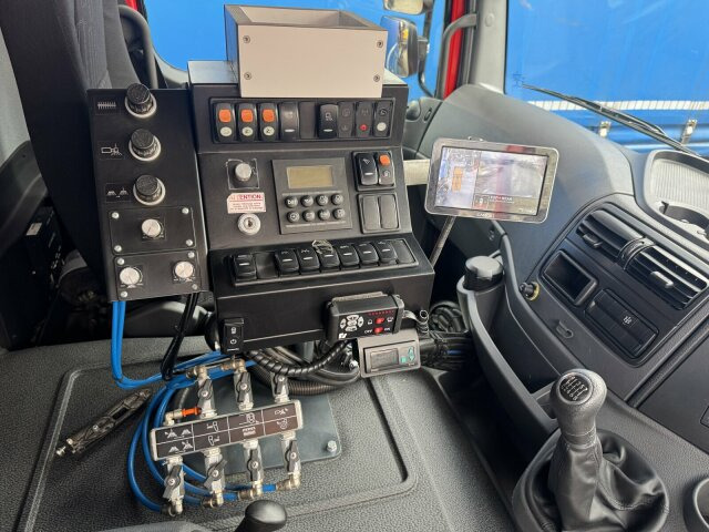 Mercedes-Benz Atego 1324 4x2 Kehrmaschine BROCK HD Anlage - Barredora vial: foto 5 Mercedes-Benz Atego 1324 4x2 Kehrmaschine BROCK HD Anlage - Barredora vial: foto 5