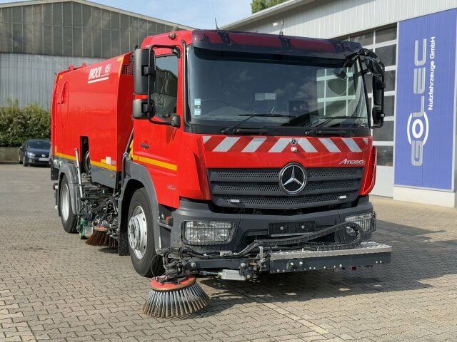 Mercedes-Benz Atego 1324 4x2 Kehrmaschine BROCK HD Anlage - Barredora vial: foto 1 Mercedes-Benz Atego 1324 4x2 Kehrmaschine BROCK HD Anlage - Barredora vial: foto 1