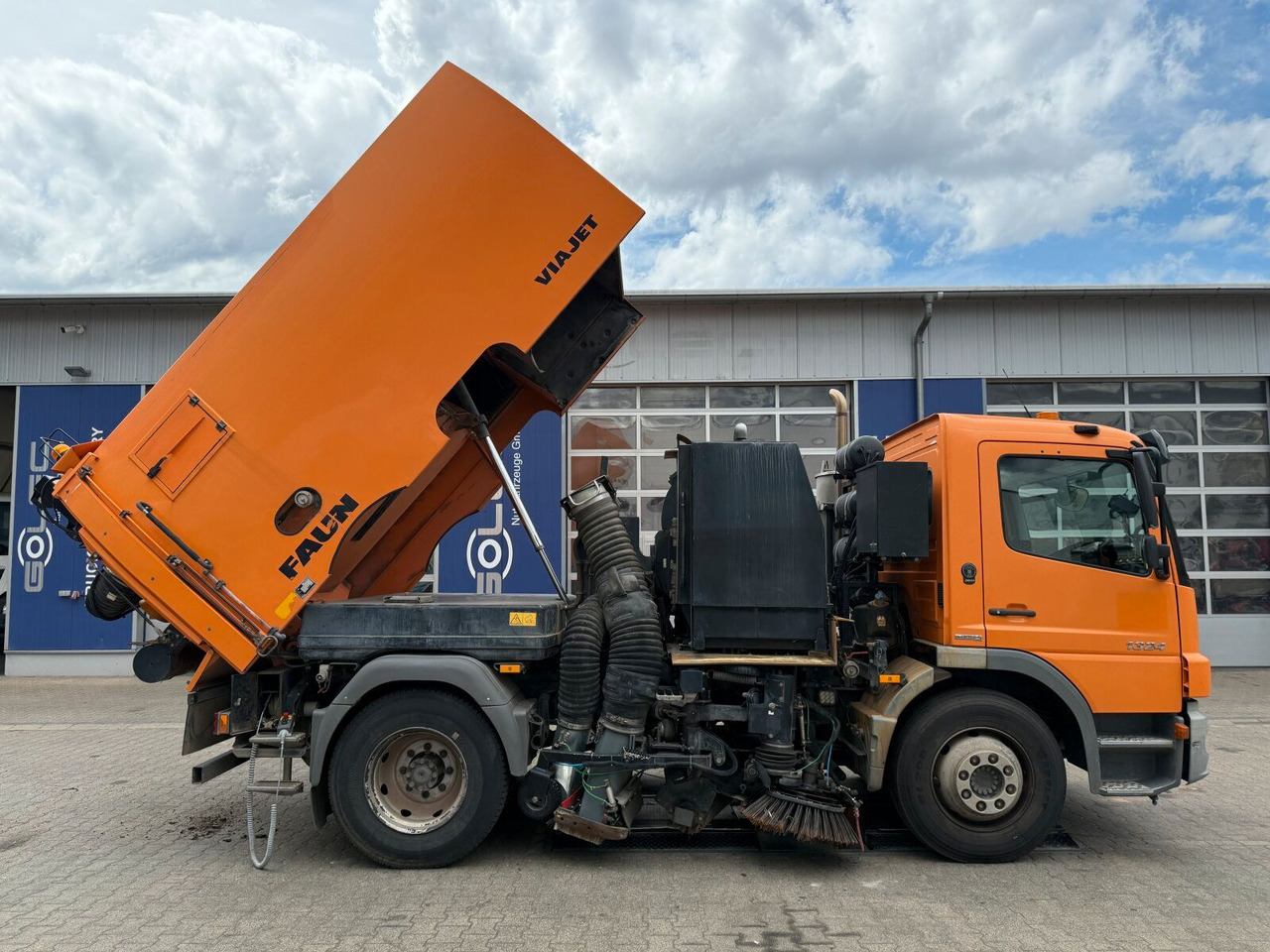 Mercedes-Benz Atego 1324 4x2 Kehrmaschine Viajet 6R/L - Barredora vial: foto 3 Mercedes-Benz Atego 1324 4x2 Kehrmaschine Viajet 6R/L - Barredora vial: foto 3