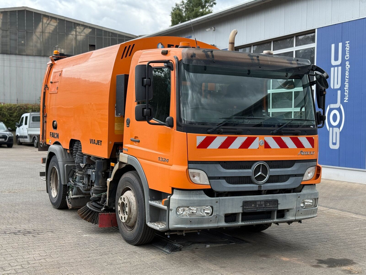 Mercedes-Benz Atego 1324 4x2 Kehrmaschine Viajet 6R/L - Barredora vial: foto 1 Mercedes-Benz Atego 1324 4x2 Kehrmaschine Viajet 6R/L - Barredora vial: foto 1