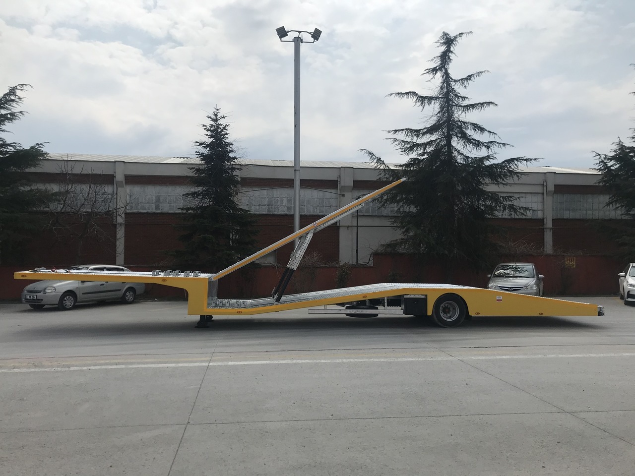 KALEPAR KLP 119V4 Autotransporter - Semirremolque portavehículos: foto 1 KALEPAR KLP 119V4 Autotransporter - Semirremolque portavehículos: foto 1