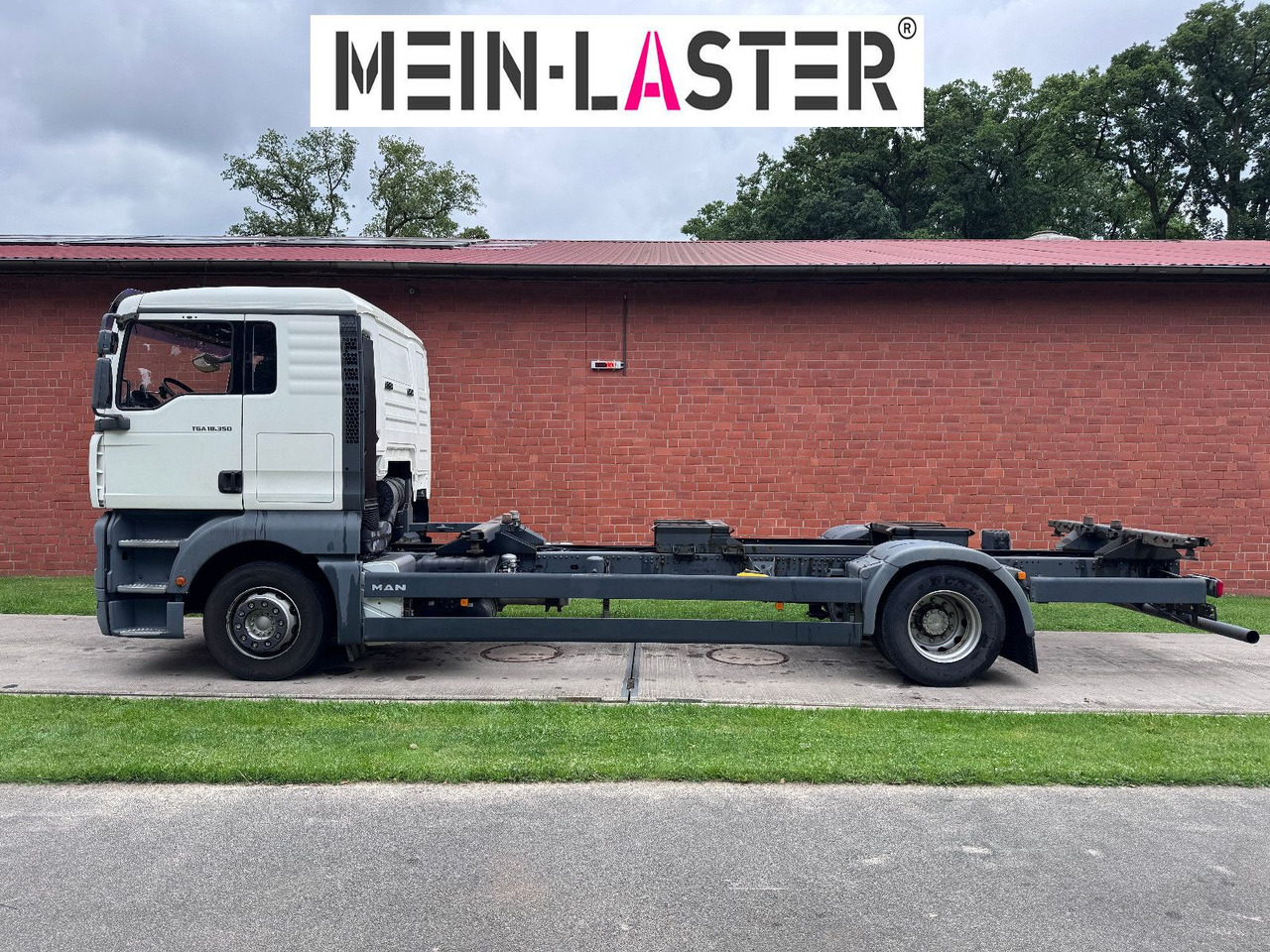 MAN TGA 18.350 BDF 5 Sitzer Klima 209.380 km - Camión portacontenedore/ Intercambiable: foto 4 MAN TGA 18.350 BDF 5 Sitzer Klima 209.380 km - Camión portacontenedore/ Intercambiable: foto 4