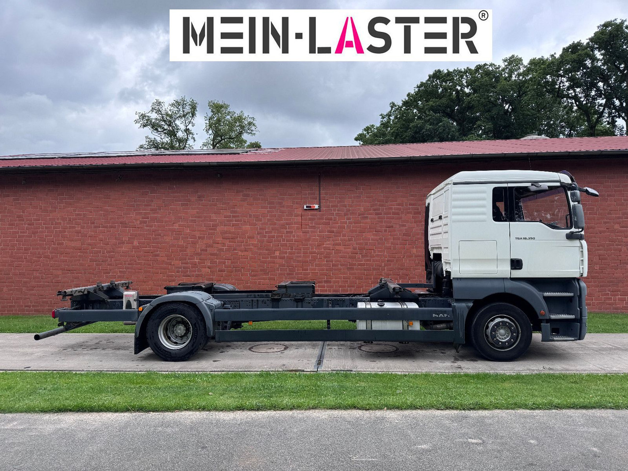 MAN TGA 18.350 BDF 5 Sitzer Klima 209.380 km - Camión portacontenedore/ Intercambiable: foto 3 MAN TGA 18.350 BDF 5 Sitzer Klima 209.380 km - Camión portacontenedore/ Intercambiable: foto 3