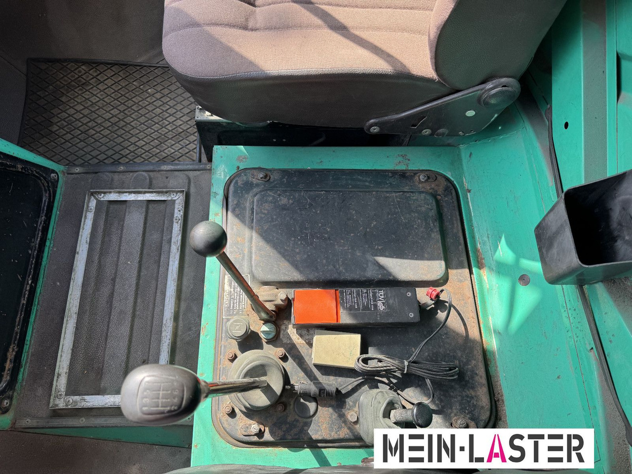 Leasing para Unimog U 1200 Atlas 75.2 Kran 14 m Funk FB *1. Hand Unimog U 1200 Atlas 75.2 Kran 14 m Funk FB *1. Hand: foto 8 Leasing para Unimog U 1200 Atlas 75.2 Kran 14 m Funk FB *1. Hand Unimog U 1200 Atlas 75.2 Kran 14 m Funk FB *1. Hand: foto 8