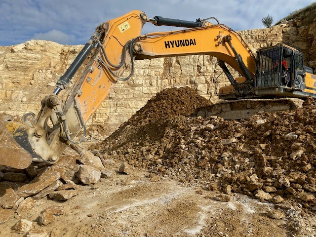 Hyundai HX 480 - Excavadora de cadenas: foto 1 Hyundai HX 480 - Excavadora de cadenas: foto 1