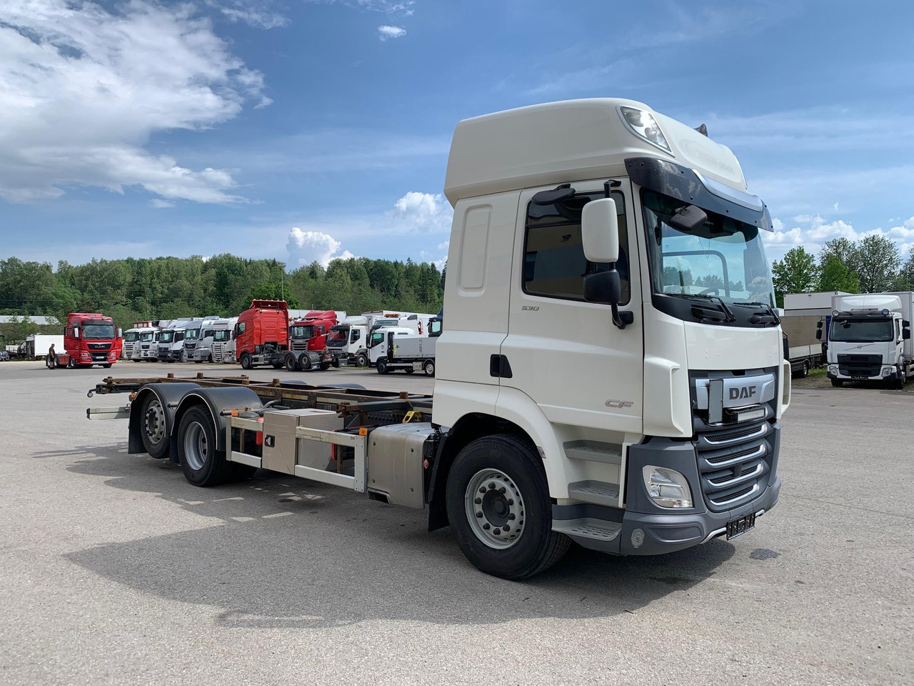 DAF CF 530 - Camión chasis: foto 1 DAF CF 530 - Camión chasis: foto 1