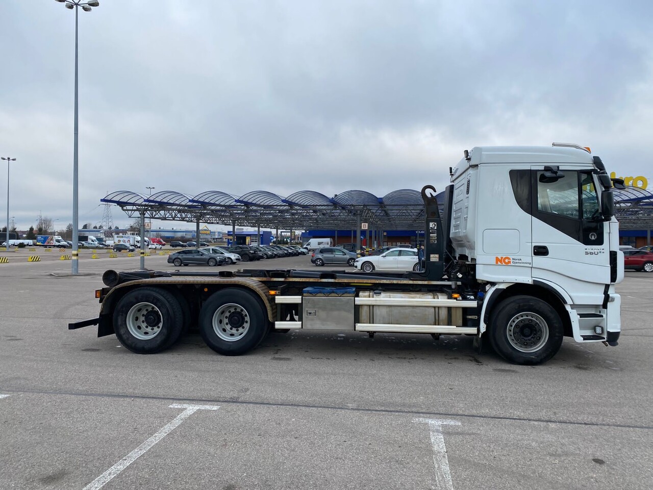 IVECO STRALIS 560 - Camión multibasculante, Camión grúa: foto 4 IVECO STRALIS 560 - Camión multibasculante, Camión grúa: foto 4