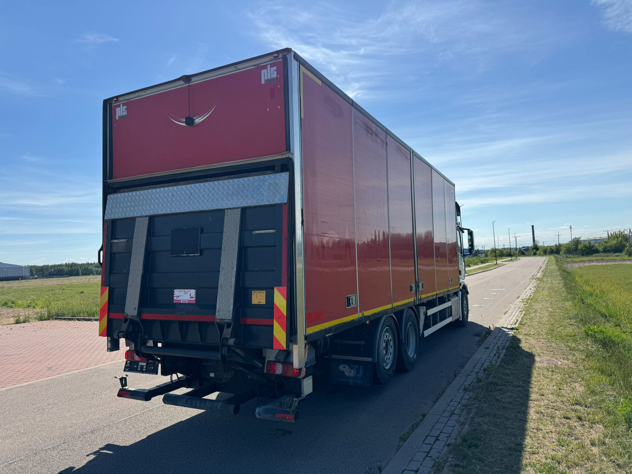 Camión caja cerrada MERCEDES-BENZ ACTROS 2542: foto 8