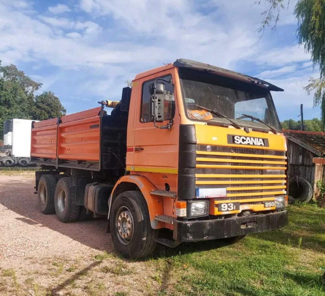 SCANIA 93.250 - Camión volquete: foto 1 SCANIA 93.250 - Camión volquete: foto 1