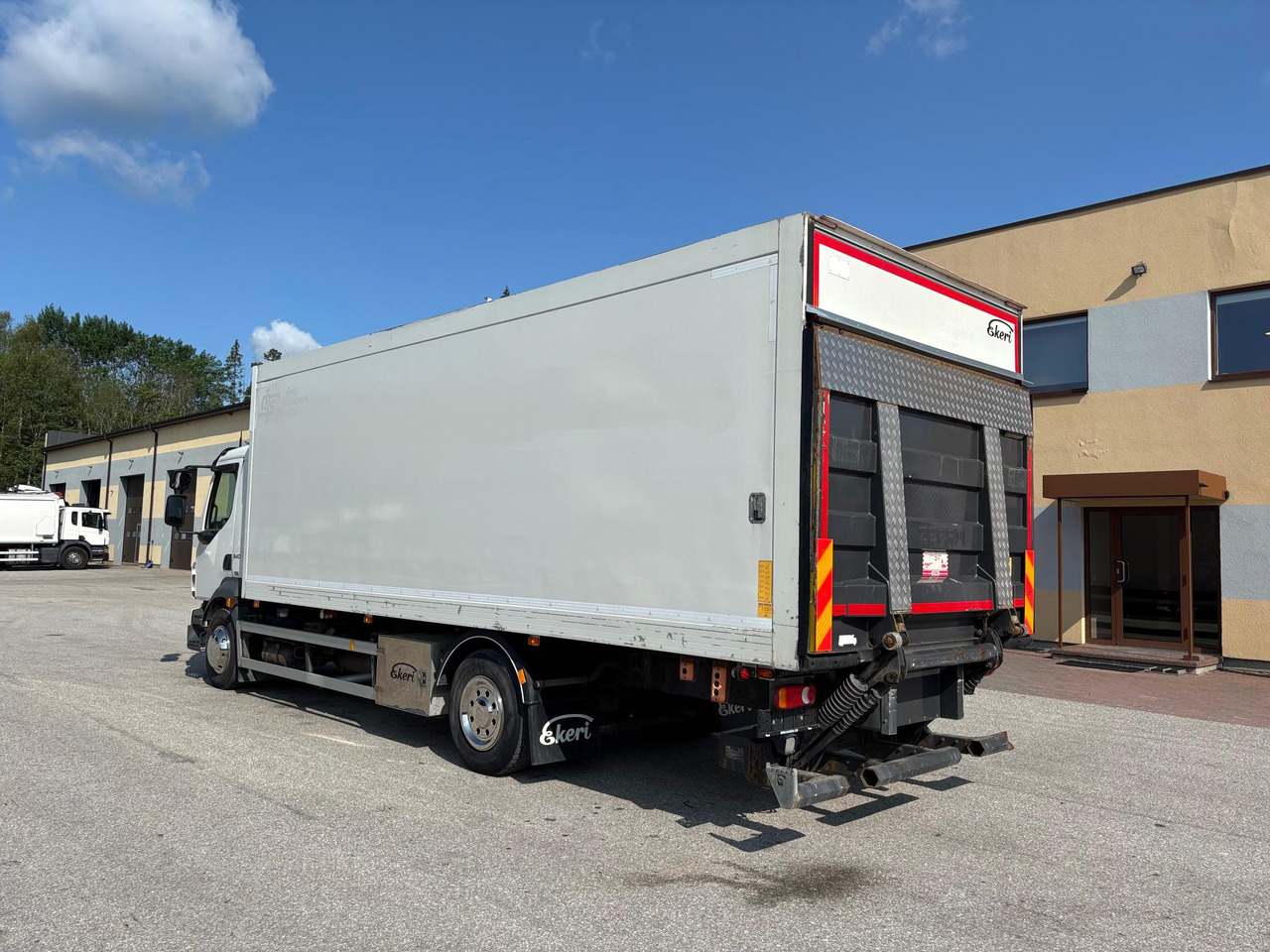 VOLVO FL240 - Camión frigorífico: foto 5 VOLVO FL240 - Camión frigorífico: foto 5