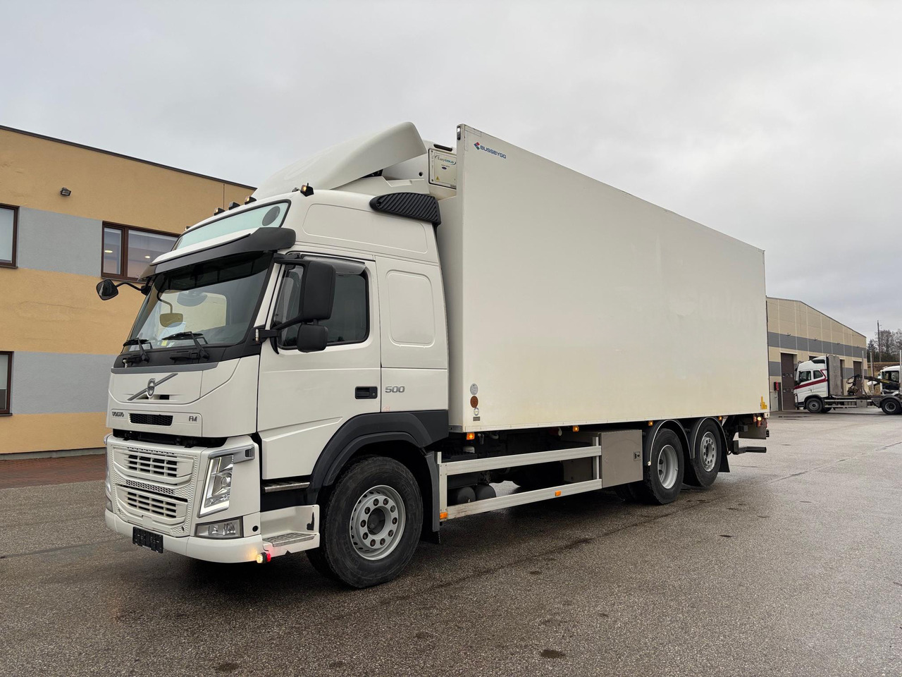 VOLVO FM500 - Camión frigorífico: foto 2 VOLVO FM500 - Camión frigorífico: foto 2