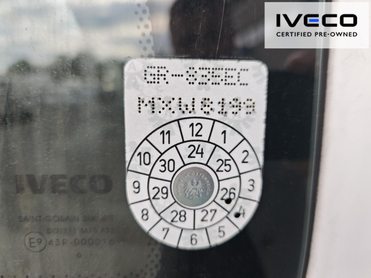 IVECO Iveco 140E25 2 Zonen-Figoblock - Camión frigorífico: foto 4 IVECO Iveco 140E25 2 Zonen-Figoblock - Camión frigorífico: foto 4