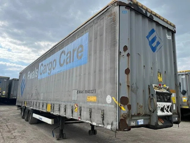 Krone 2x 2014 XL KRONE MEGA P400 HUCKEPACK - Semirremolque caja cerrada: foto 1 Krone 2x 2014 XL KRONE MEGA P400 HUCKEPACK - Semirremolque caja cerrada: foto 1